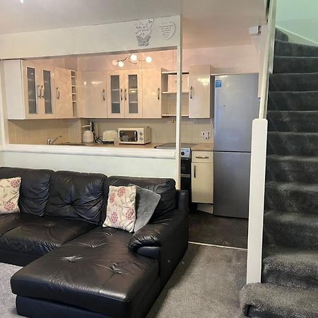 London 1 Bed Cosy House Apartamento Norwood Exterior foto