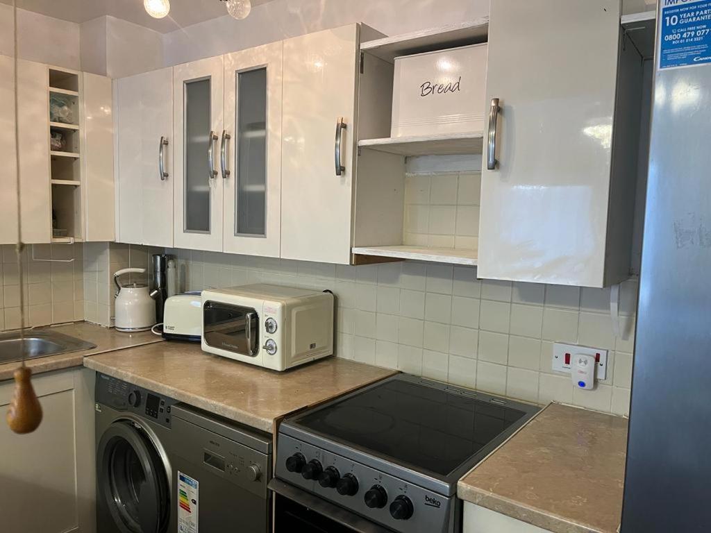 London 1 Bed Cosy House Apartamento Norwood Exterior foto