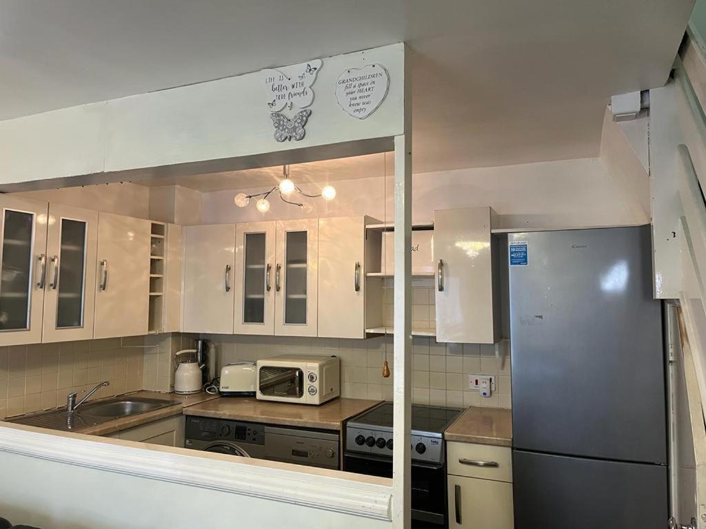 London 1 Bed Cosy House Apartamento Norwood Exterior foto